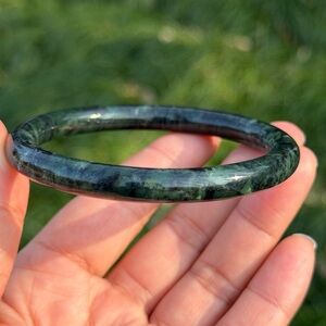 63mm inner diameter skinny dark green Xiuyu bangle 1215